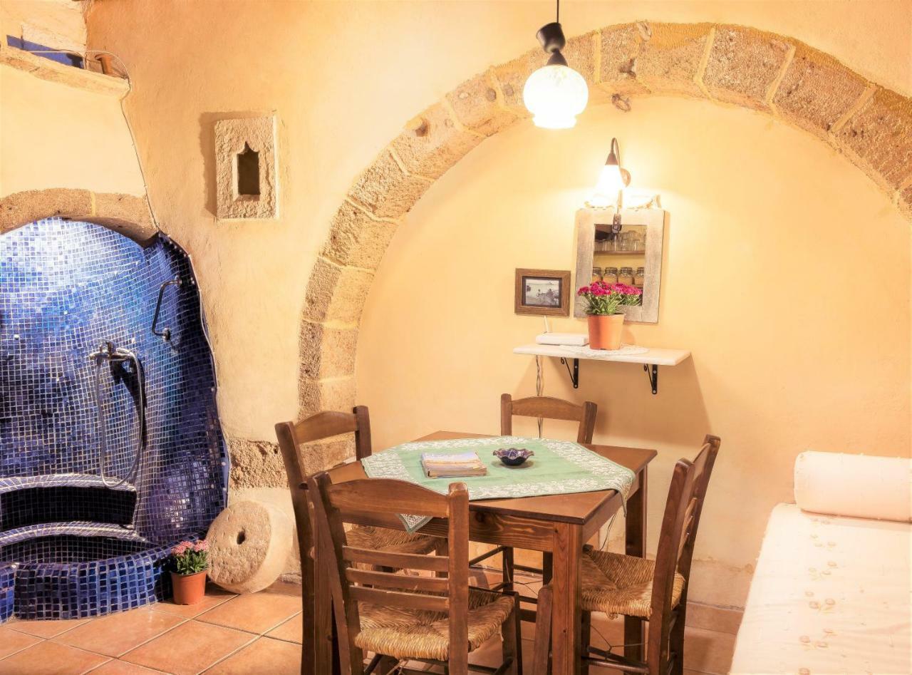 הוילה חאניה Old Stone House מראה חיצוני תמונה